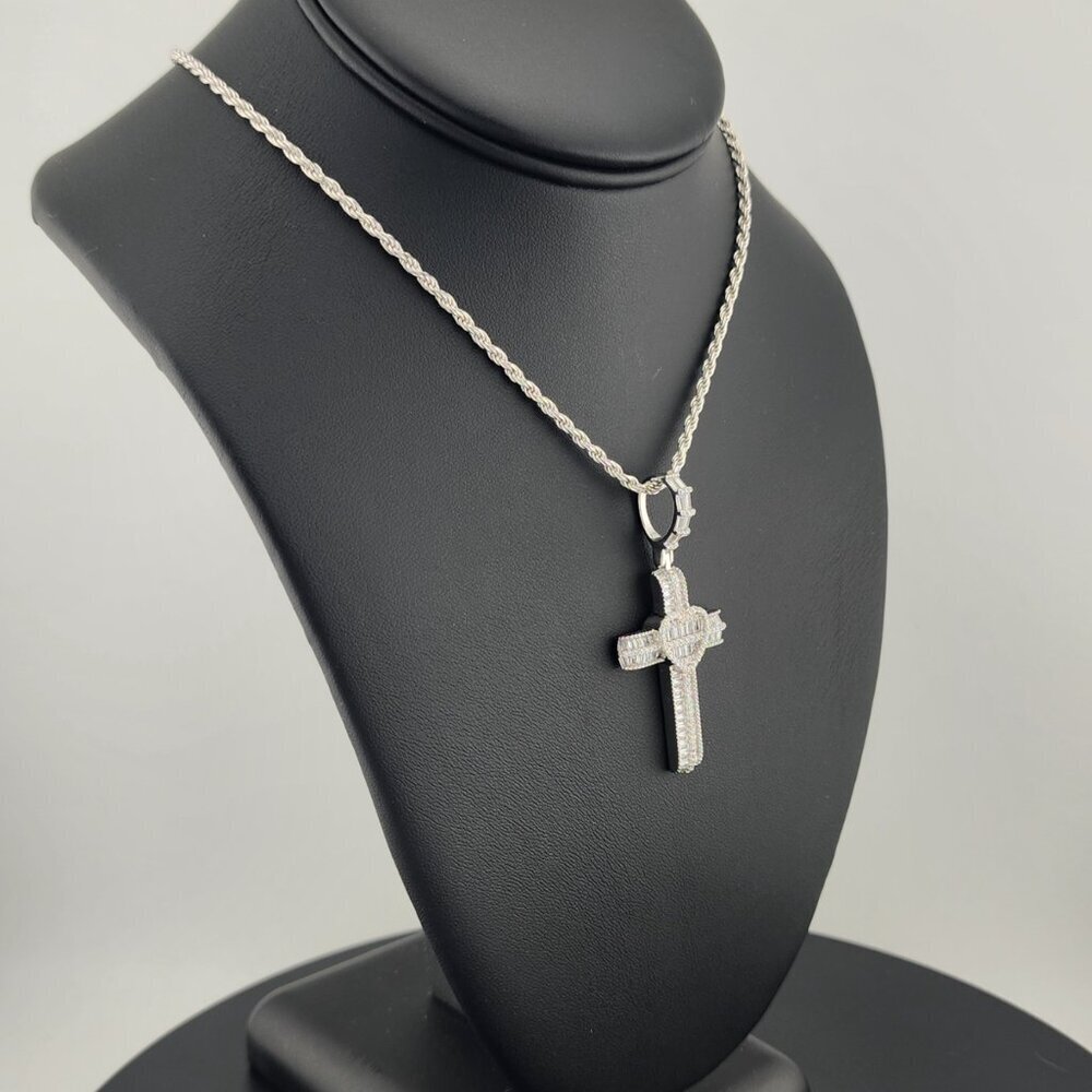 925 Silver Cross in Heart Necklace – Faith-Inspired Jewelry, Gift-Ready - Picture 3 of 8
